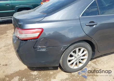 2010 Toyota Camry Xle z USA, uszkodzony, nr VIN 4T4BF3EK9AR079120